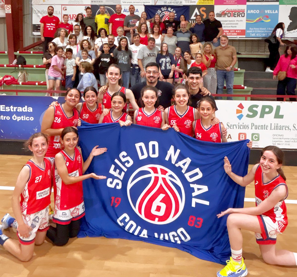 CBSeisNadalCoia's tweet photo. 👏🏻 𝐏𝐀𝐑𝐀𝐁𝐄́𝐍𝐒 𝐄𝐐𝐔𝐈𝐏𝐎‼️

🏀 O noso Alevín Feminino consigue o billete para o 🏆 Campionato de España de Clubs en Alhaurín de la Torre y Fuengirola.

💪🏻 Ás 19:30 horas xogaremos a final autonómica despois de conseguir hoxe a vitoria na semifinal.

🙌🏻 PARABÉNS ao club! https://t.co/DKWe56wl5E