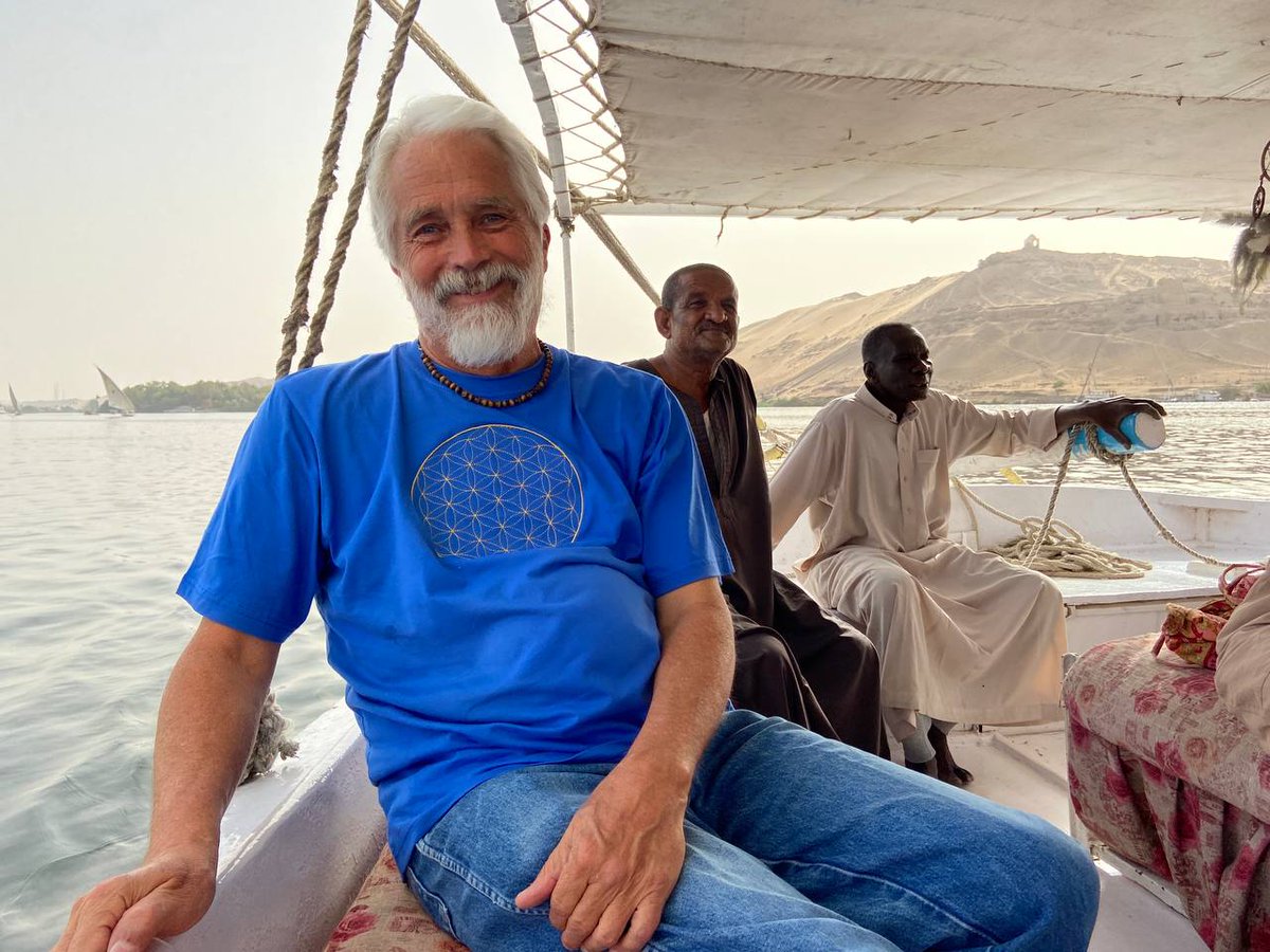 lesjensen's tweet photo. Recently took a trip to Egypt. Life changing really. To immerse yourself in another culture, always gives you something to reflect on. Love You! https://t.co/snc3fYICP9