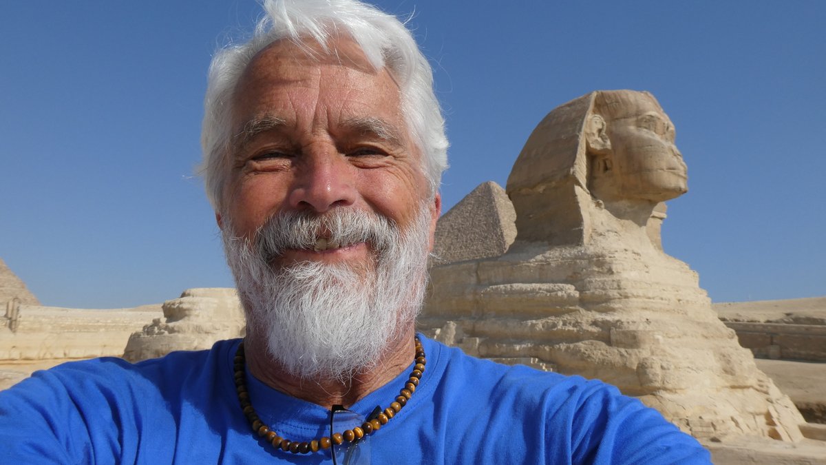 lesjensen's tweet photo. Recently took a trip to Egypt. Life changing really. To immerse yourself in another culture, always gives you something to reflect on. Love You! https://t.co/snc3fYICP9