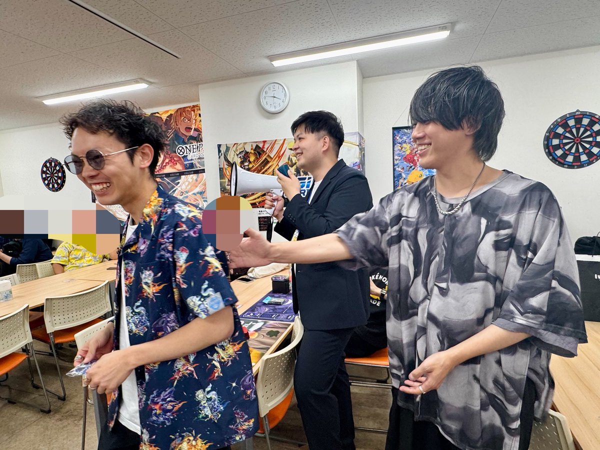 m__ster's tweet photo. 第5回Master杯 with バツローグ

改めて皆さんお疲れ様でした‼️
バツローグさんの全国訪問(勝手に俺がやってる)が
また1つ穴埋めできました～～～👏

トラブルも多く、中々進行が上手く行かない中
埼玉の方皆がとても暖かく迎えてくれて
本当に感謝してもしきれません🙏

そして今回も沢山の方に力を貸していただきました
・会場提供：竜星のPAO 大宮店様
・協賛：トレカショップVOW様
・ゲスト：バツローグ選手
・ご参加いただいた皆様
・全国各地から駆けつけてくるバツメン

本当に今回もありがとうございました🙏
開催できているのは皆様のおかげです‼️

次回第6回は大阪で開催予定
既にエントリーも始まっていますので
詳細は私の固定ポストをご確認ください‼️

#Master杯