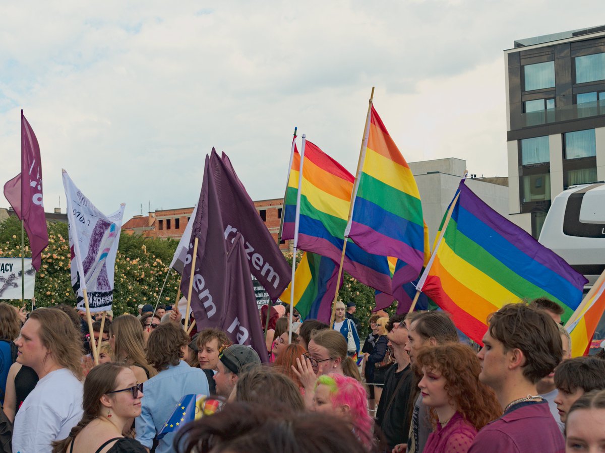 RazemWroclaw's tweet photo. Poszliśmy na marsz🌈 Tona radości, zabawy i wspaniałych ludzi 🥳Dziękujemy za liczne przybycie i razem z posłanką @MartaStozek zapraszamy was za rok! https://t.co/oRBa8Ur0UT
