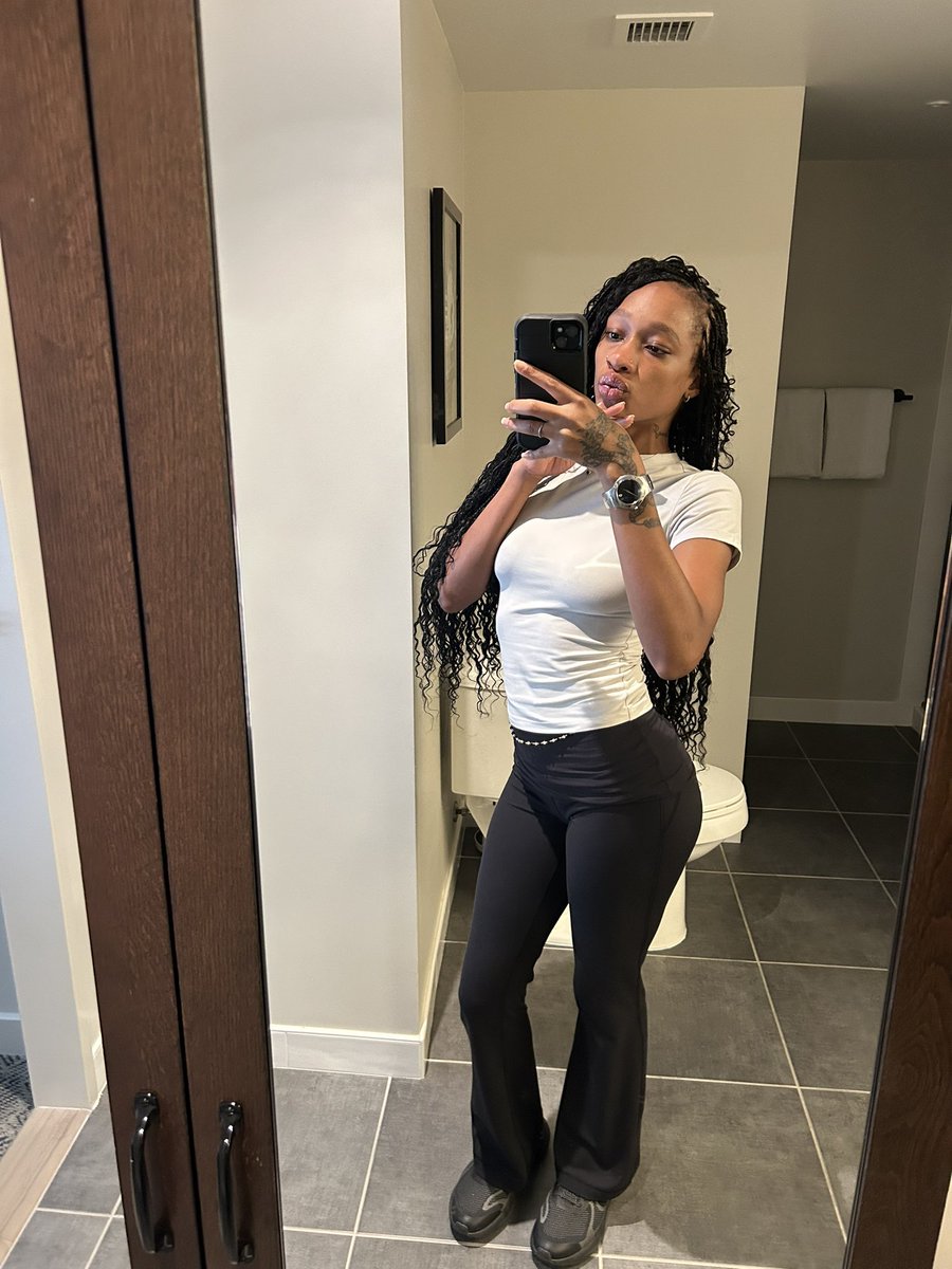 freakypearledts's tweet photo. my birthday friday ￼￼￼￼￼😛😛😛😛😛😛😛 https://t.co/rRqaXuFKyE