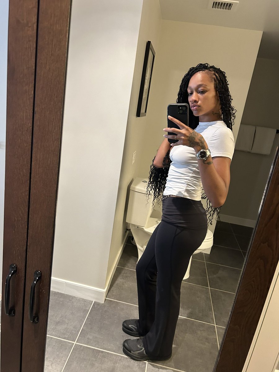freakypearledts's tweet photo. my birthday friday ￼￼￼￼￼😛😛😛😛😛😛😛 https://t.co/rRqaXuFKyE