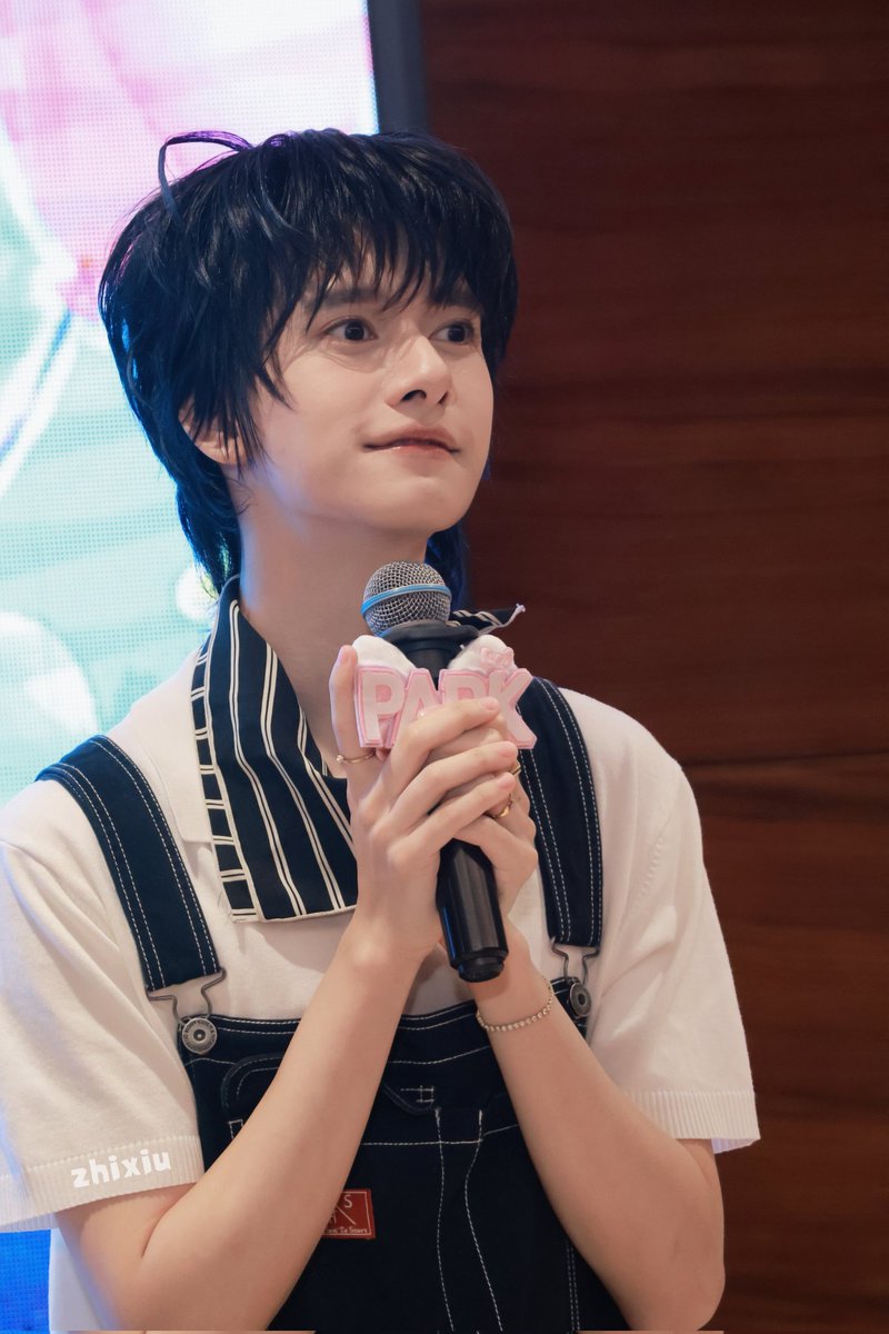 P_zhixiu's tweet photo. 超可爱的🥰

#BigParkTianjinFanmeeting
#bigpark
#atdpark 
@_atdpark https://t.co/PzynsjEXnG