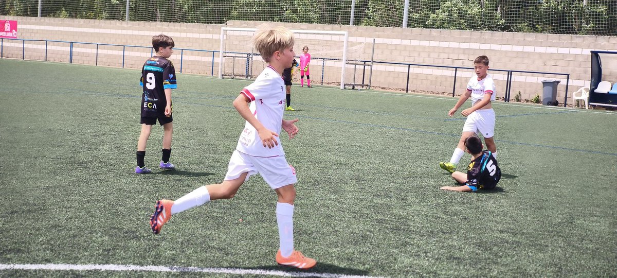 CultuAcademia's tweet photo. #CyDLAA Jornada 6
Final también en el Área en el Sector Alevín,
Alevín A 3 - @LINKOavila 1 https://t.co/ekd06QmKOg