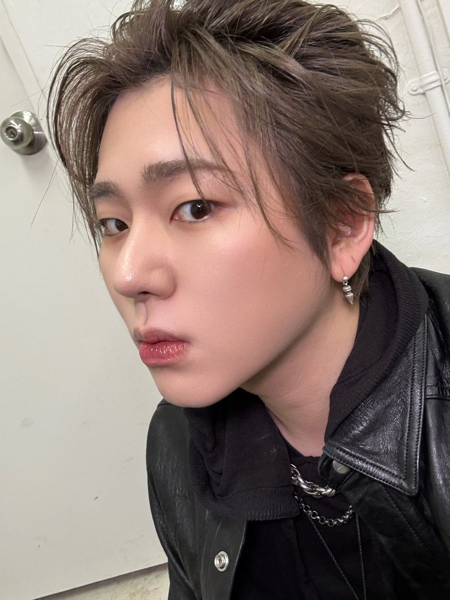 ujyo920914's tweet photo. 위버스용 이뽀니 스사들 잔뜩 가져온거 너무기특함 너무칭찬해 https://t.co/DpICMy1fhJ