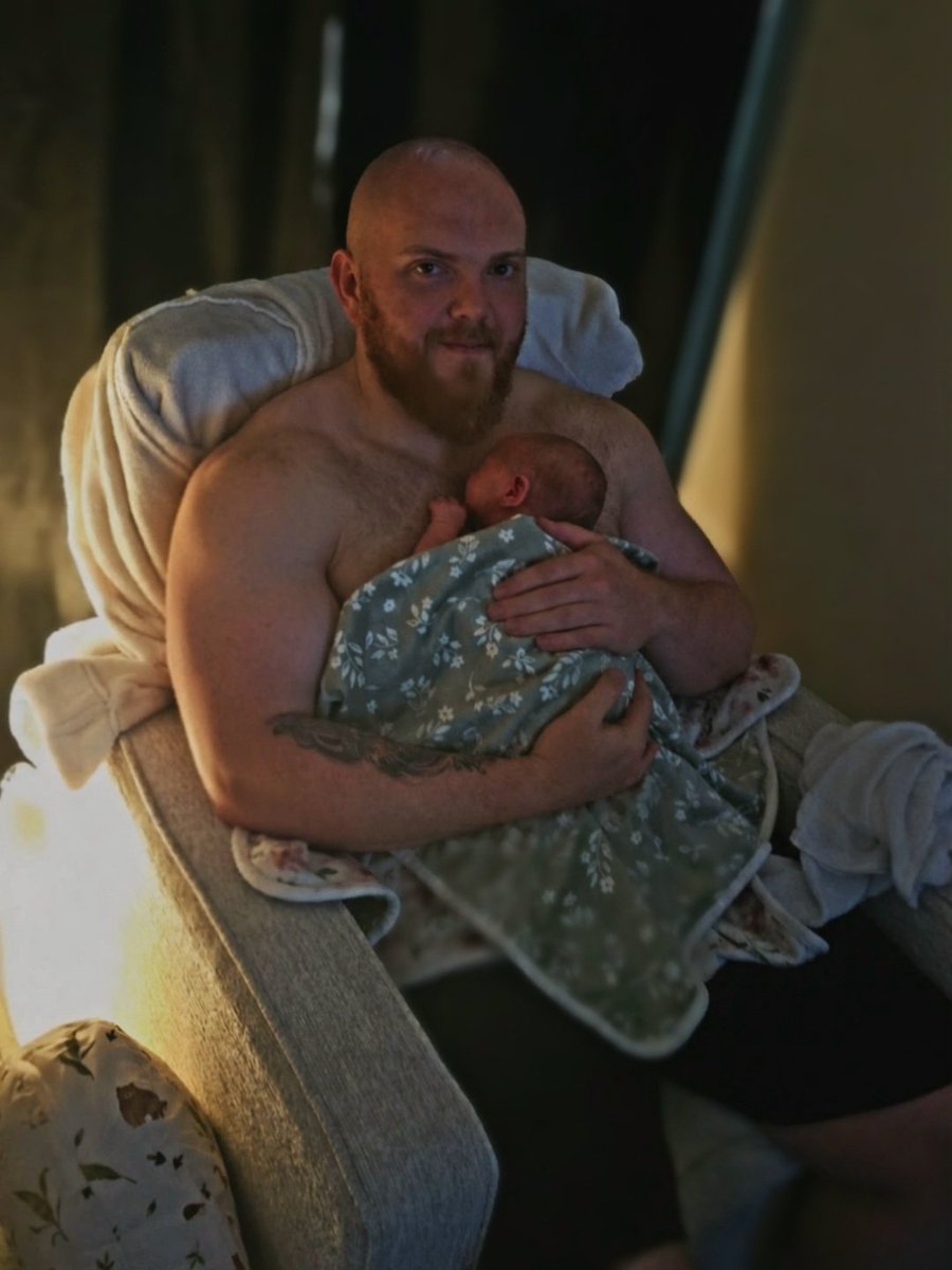 ScriptureWz's tweet photo. Retired from competitive gaming. Retired from having hair.
Promoted to Dad.
Worth every trade.
Lydia 🍼 https://t.co/OwYO8SNZaZ