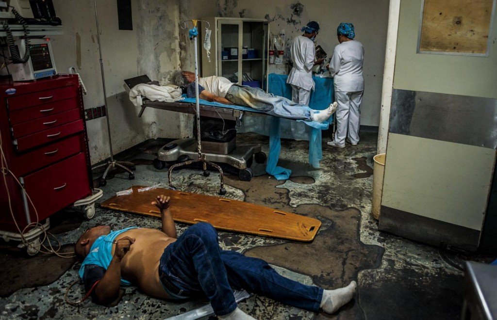 LibresLuis's tweet photo. @Volodiem @2Libres @IreneMontero Ante realidades, os queda eso, eslóganes vacíos... podemos estar así todo el día... Hospital en Venezuela, que es lo que sin duda amas tú... https://t.co/3XnZlFAhsj