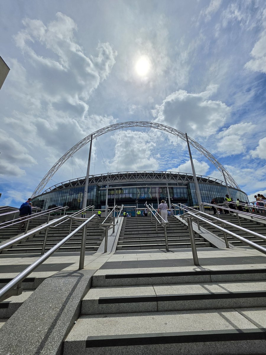 Samuelshine206's tweet photo. Lets go @BHAFCWomen 
#BHAFC https://t.co/Ju4iuYeoLS