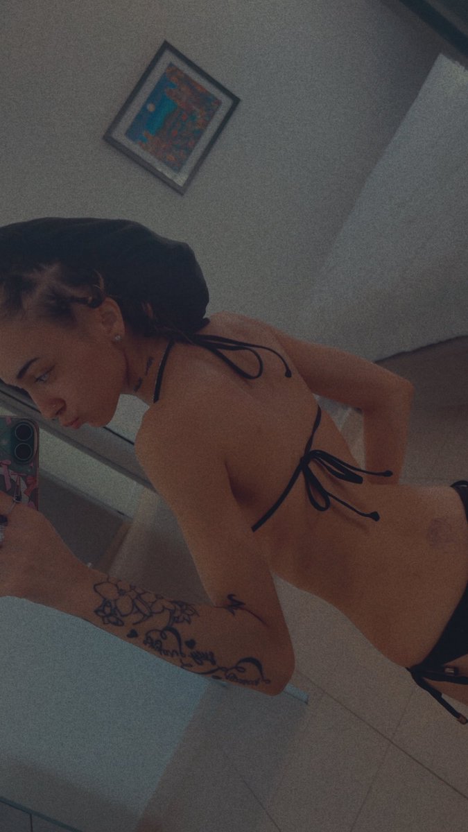 Melaj__'s tweet photo. Sex on the beach 💜 https://t.co/cZHFqrxFaw