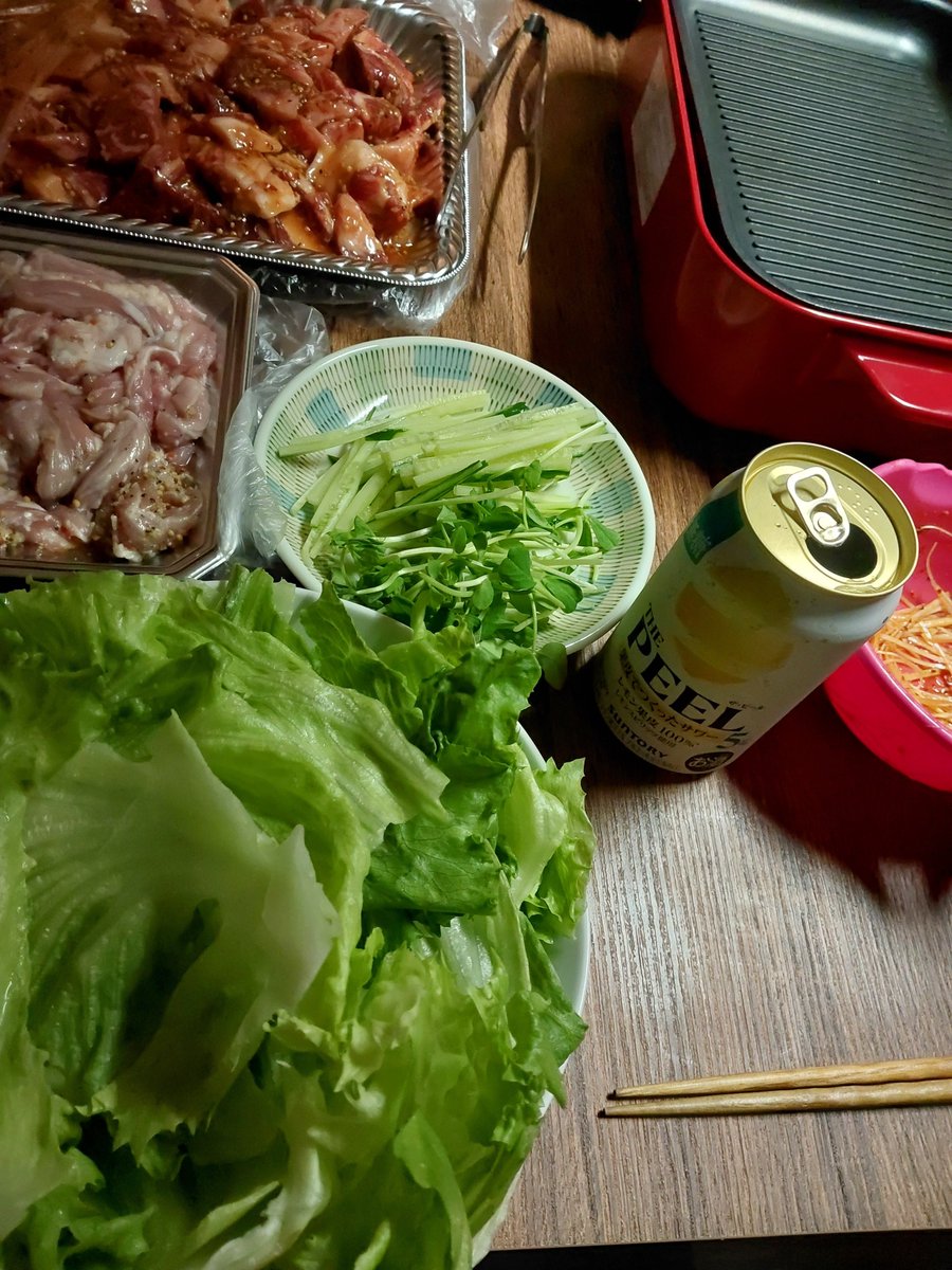 butapengin60's tweet photo. 嵐見ながら
酒を飲み、焼肉食べ
泣きながら終わりました！

みんなのコメント中
お子も真剣に見てた(笑)

素敵な時間をありがとう😭✨ https://t.co/Y9GaqeQkqJ