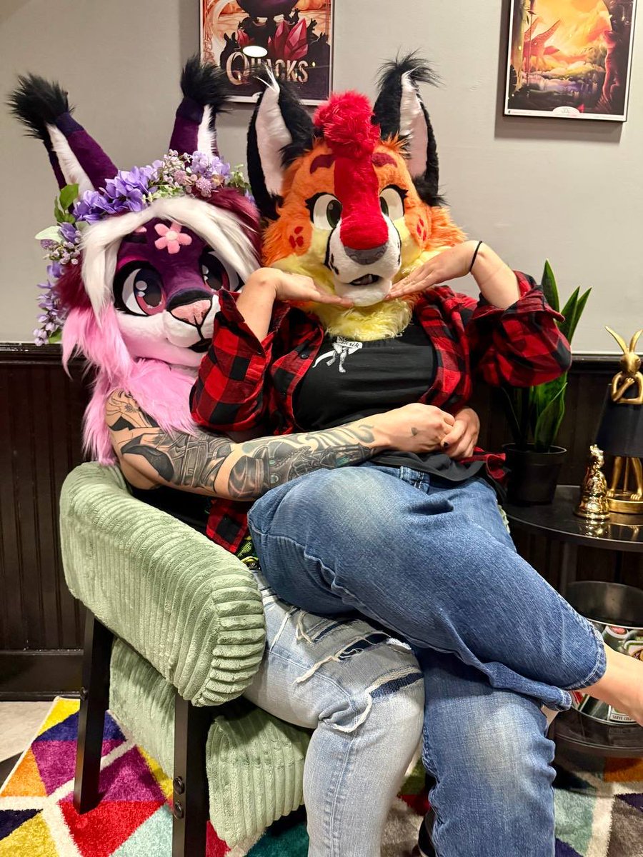 STINGTIGERWOLF1's tweet photo. We gay and in love 🥰 https://t.co/YGKlNnvQVK