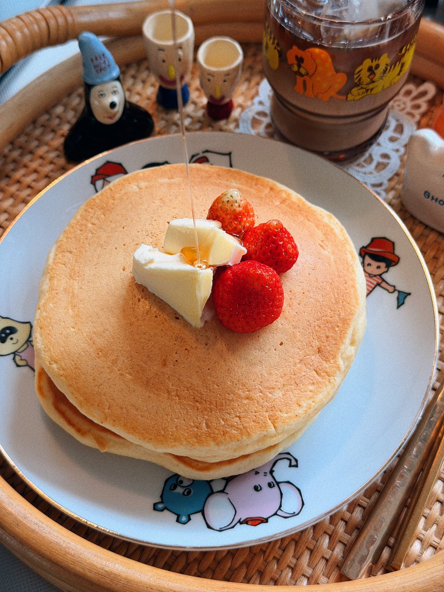 bancha382's tweet photo. 庭でとれたいちごをのせた https://t.co/QIMOjel4Kz