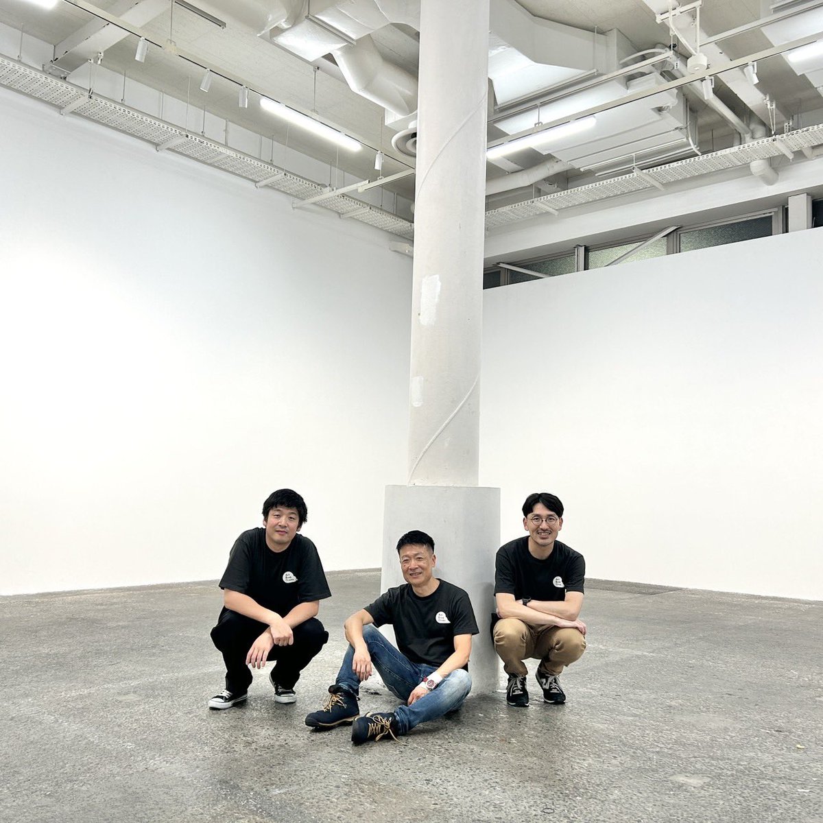 artbookosaka's tweet photo. 【Art Book Osaka 2026閉幕】
2日間、大きな事故もなく無事終えることができました。
来場者、出展者、関係者のみなさん、ありがとうございました！

みなさん楽しかったですか？？
ボクたち実行委員3人はとても楽しめました！

会場も元通り✨
後日、開催中の様子などシェアしたいと思います。
また来年もお会いできることを楽しみにしています！

Art Book Osaka実行委員会
@Lomo_gocchin 後藤芳貴
@taku_sakaguchi 坂口拓
@tadatter 多田卓也

【Art Book Osaka 2026 is Over!】
We made it through two amazing days with no major issues!
A huge thank you to everyone who joined us — visitors, exhibitors, and all the people who helped make it happen.

Did you have fun??
We definitely did! The three of us on the organizing team had a great time from start to finish.

The venue is all back to normal now ✨
We’ll be sharing photos and highlights from the event soon, so stay tuned.
Thanks again for being part of Art Book Osaka 2026.
We hope to see you again next year!

Art Book Osaka Team
@Lomo_gocchin Yoshitaka Goto
@tadatter Takuya Tada
@taku_sakaguchi Taku sakaguchi

#artbookosaka #アートブックフェア #artbookfair #zine #大阪

主催/お問合せ：Art Book Osaka実行委員会
協力：CASOアート特区（株式会社大伸社ディライト、PLANT/ART Lab OMM）