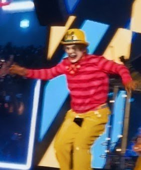 FelicityTt3's tweet photo. @GaryBarlow missing the circus already and it's only been 2 days 😭 thank you for an incredible opening night, everyone was out of this world,,, and I can't even mention the elephant without crying 🥺🎪🎪🎪♥️♥️♥️xxxx https://t.co/9OfcH99wAX