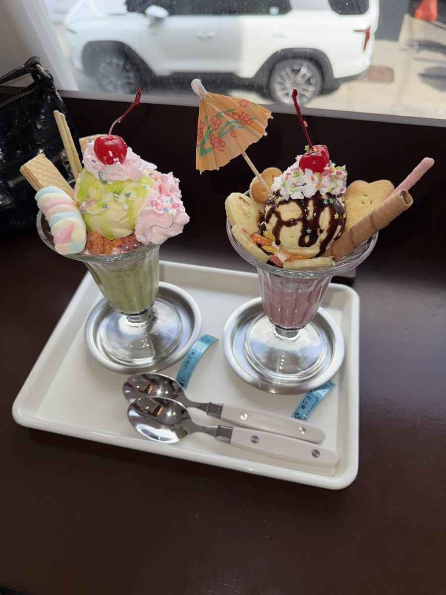 karo_oS2's tweet photo. 파르페가 너무 좋으면 어떡하죠......//♡ https://t.co/L7dupDRnT1