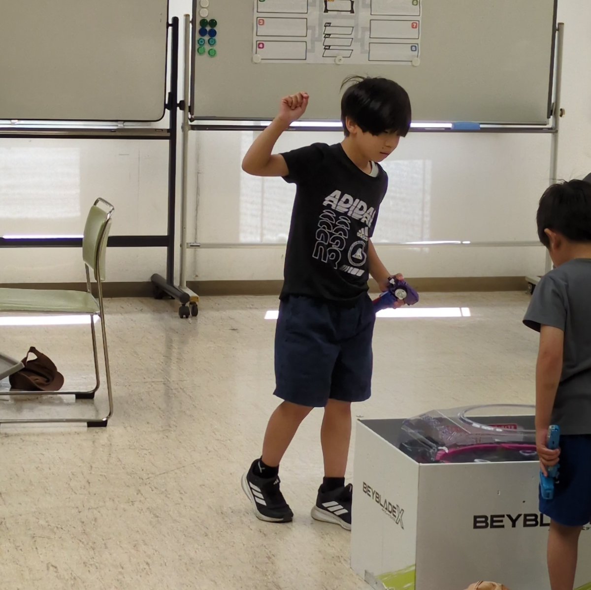 xhclvx's tweet photo. ベイ復帰のリハビリで、土日はおぢ店さんの大会に参加してきました💨
土曜のG3は親子で2🐔
でもさとるに勝ったしゃい兄さんが準優勝だったので実質3位👍
熱い戦いだった🥺
日曜の少人数レギュラーS1も2🐔
でも0次は大金星だし、さとるに勝ったひろき君が優勝だったので実質2位👍
来週も頑張ろう🔥 https://t.co/77IArJYAea