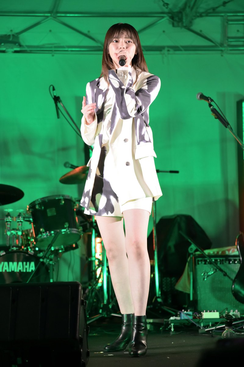 mint_chocolat's tweet photo. 浜浦彩乃さんが出演した「THE J 自由が丘 Marche」
浜浦さんの主戦場は舞台ですが、歌手としてソロデビューしています。今日は５曲ほど披露しました。
以前、舞台「幕が上がる」で、#日向坂46 の #山口陽世 さん、#森本茉莉 さんと共演した時から応援しています。
#浜浦彩乃 
#こぶしファクトリー 元 https://t.co/vIHYKy7JWd
