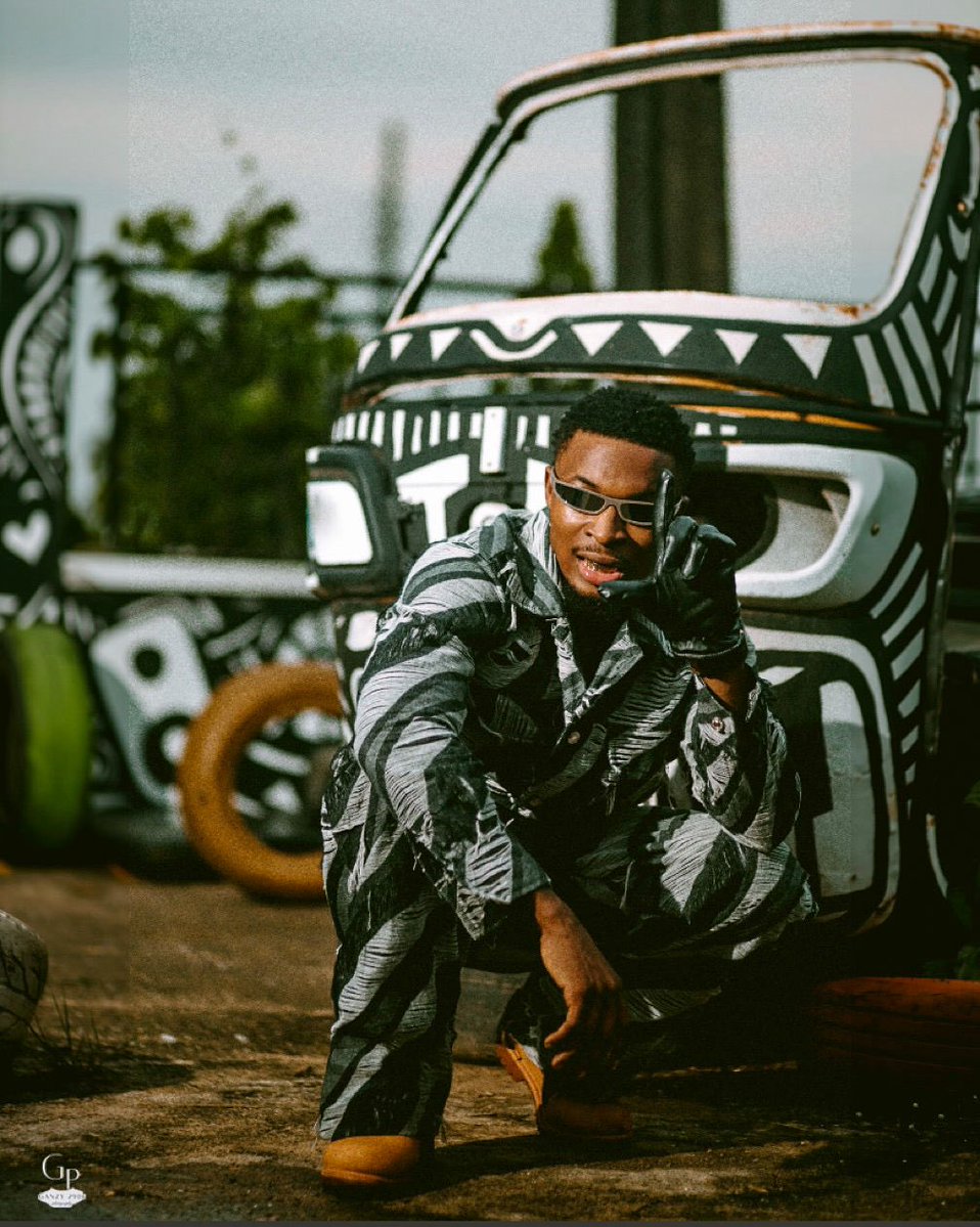 kidaris_'s tweet photo. New Age stylist! 🈵

If you come across my post kindly repost 🙏🏾❤️ https://t.co/YZN8fCY8Ih