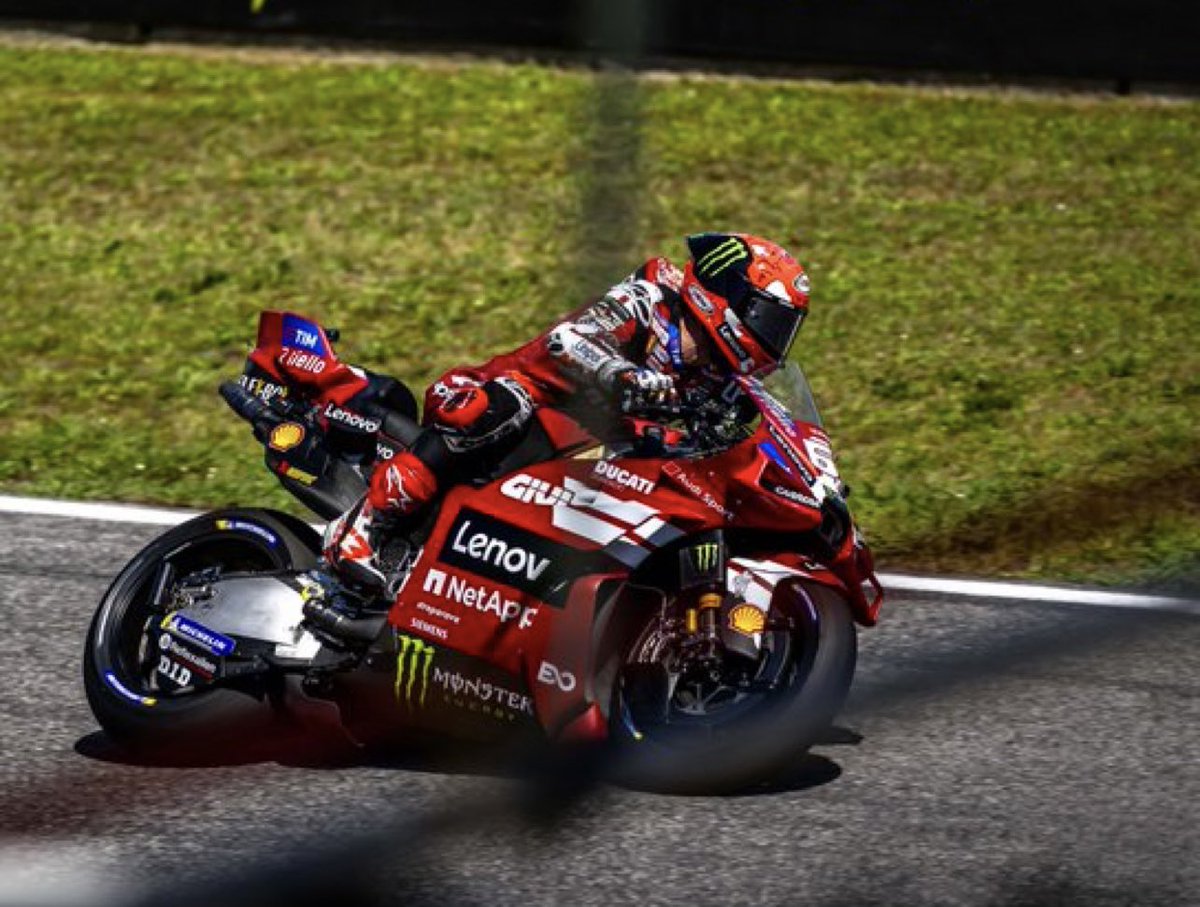 mlito13's tweet photo. ✅#ItalianGP 🇮🇹
#MotoGP RACE @MugelloCircuit: 🏁
1⃣ @Marco12_B #MB12 🇮🇹🏆
2⃣ @88jorgemartin #JM89 🇪🇸
3️⃣ @PeccoBagnaia #FB63 🇮🇹
#Mugello #MugelloGP
🔜 #HungarianGP 🇭🇺 https://t.co/WmlFsPCMgI