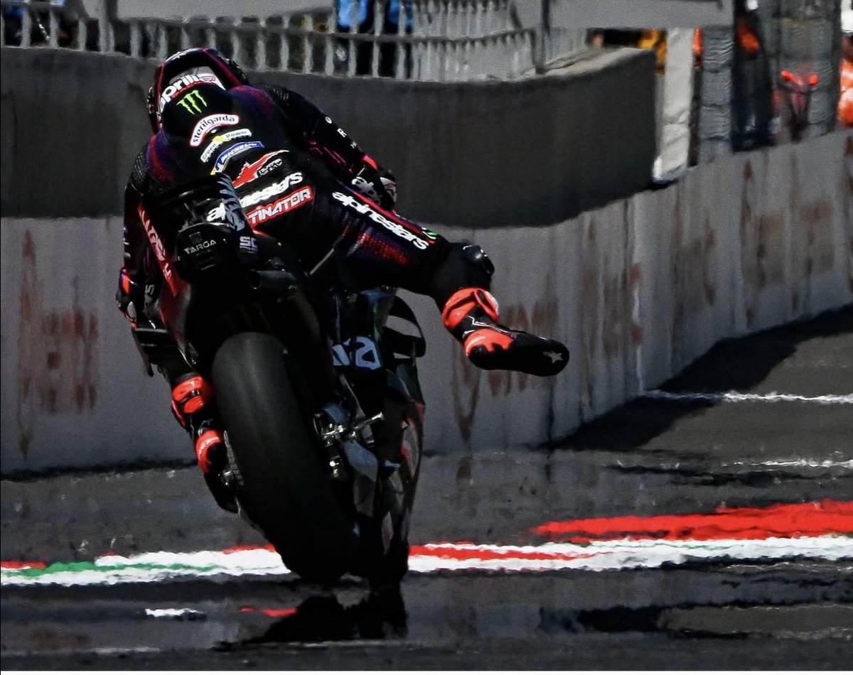 mlito13's tweet photo. ✅#ItalianGP 🇮🇹
#MotoGP RACE @MugelloCircuit: 🏁
1⃣ @Marco12_B #MB12 🇮🇹🏆
2⃣ @88jorgemartin #JM89 🇪🇸
3️⃣ @PeccoBagnaia #FB63 🇮🇹
#Mugello #MugelloGP
🔜 #HungarianGP 🇭🇺 https://t.co/WmlFsPCMgI