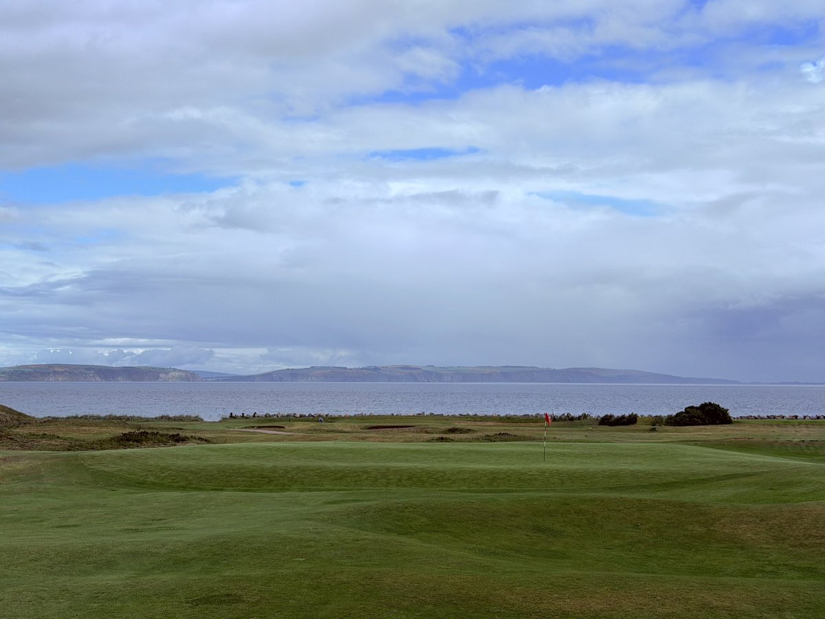 GCAJoeA's tweet photo. Early morning round at Nairn GC. 7:37 am, second group off. 3 ball finished in 3:05. Proper pace. https://t.co/Tbse44DgnH