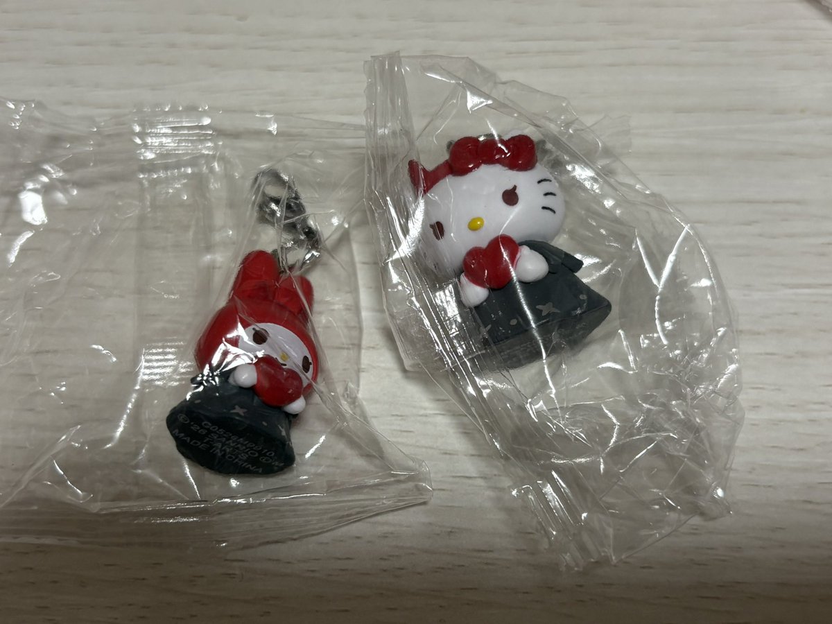 fami_fami_fa's tweet photo. 【交換】サンリオ カプセルトイ ガチャガチャ 

譲)①はーとのこあくま　キティ、マイメロディ
     ②バレエリボンフィギュア　マイメロディ

求)①クロミ、②マロンクリーム

同種優先です。
都内(一部神奈川)お手渡しor郵送での交換になります。
お気軽にお声掛けください。 https://t.co/TXCwPnR0It