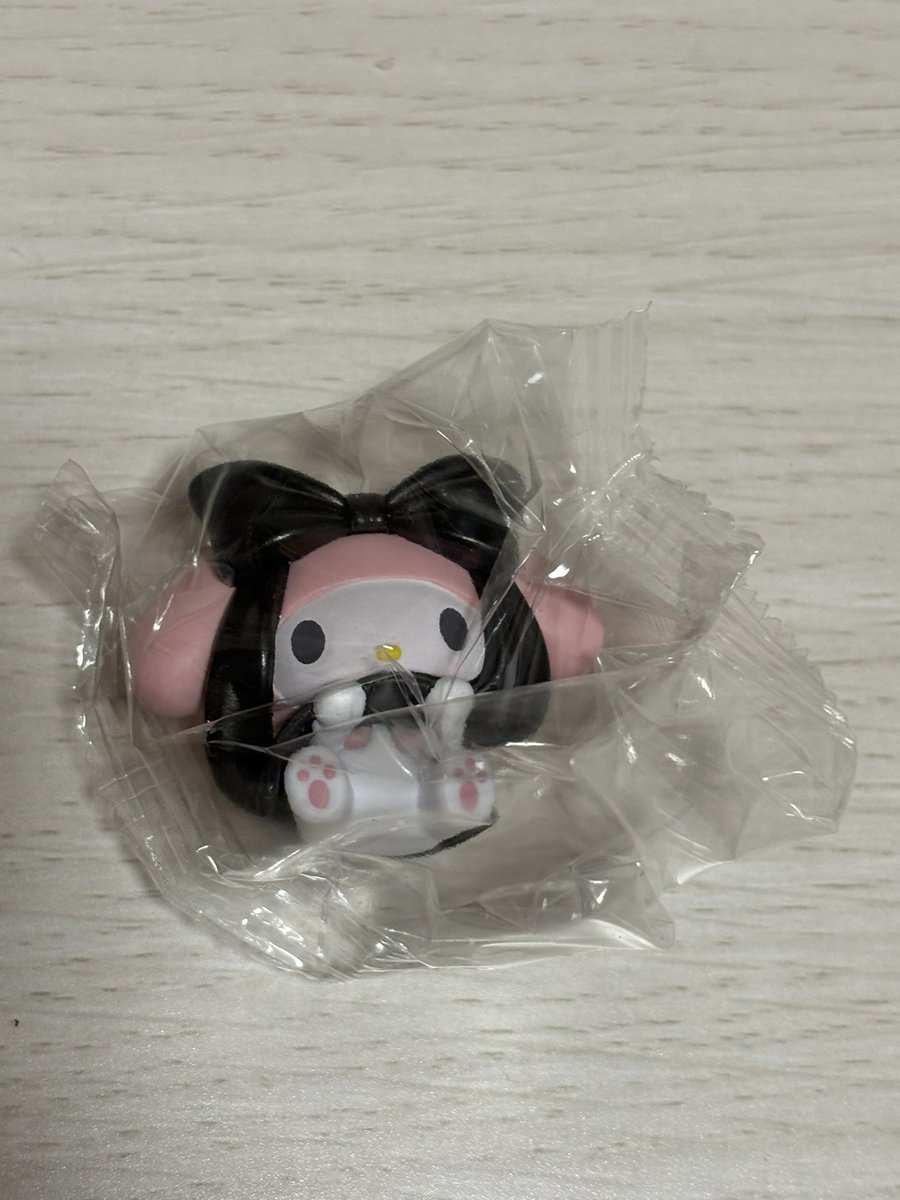 fami_fami_fa's tweet photo. 【交換】サンリオ カプセルトイ ガチャガチャ 

譲)①はーとのこあくま　キティ、マイメロディ
     ②バレエリボンフィギュア　マイメロディ

求)①クロミ、②マロンクリーム

同種優先です。
都内(一部神奈川)お手渡しor郵送での交換になります。
お気軽にお声掛けください。 https://t.co/TXCwPnR0It