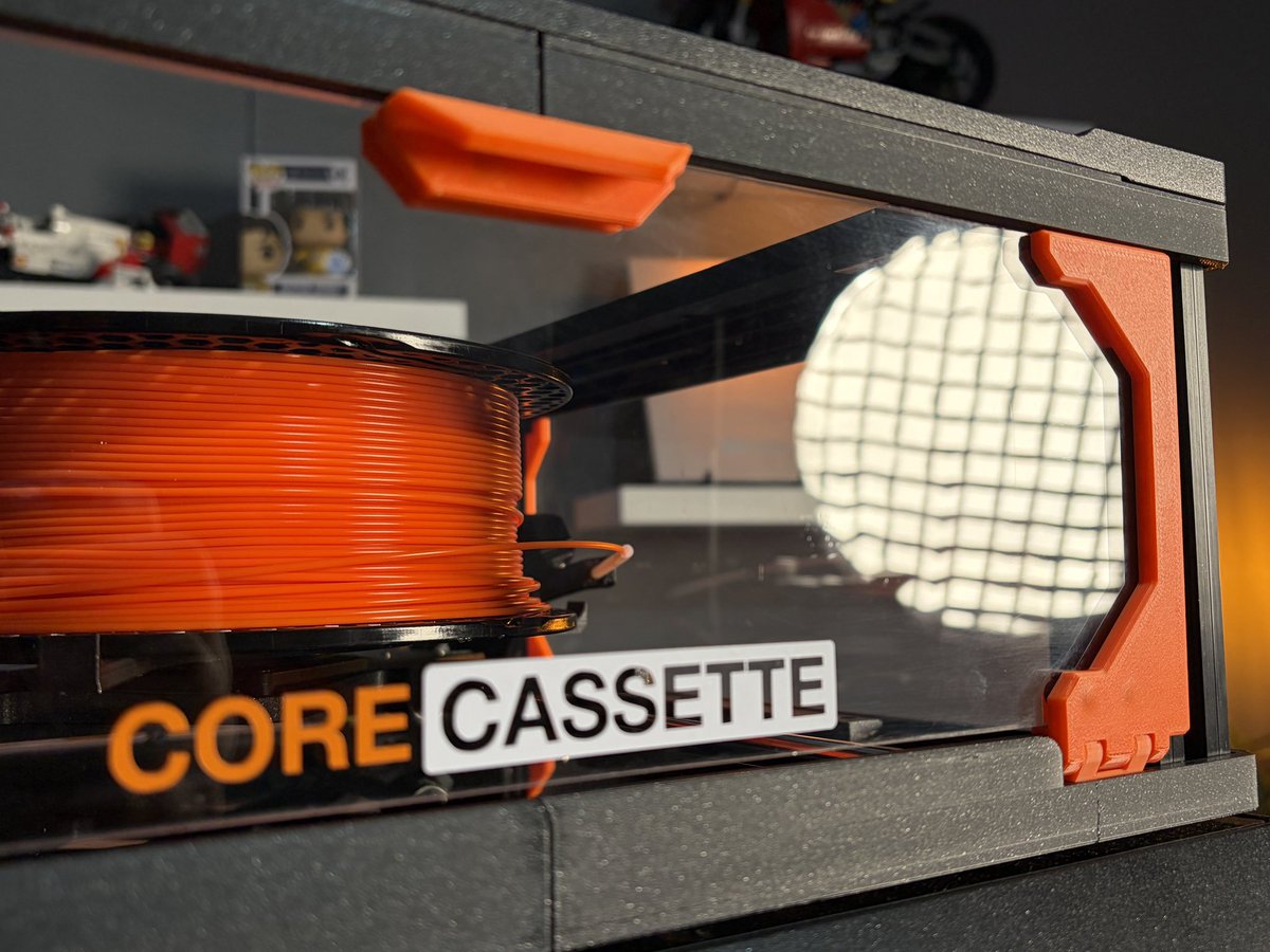 3DMakerNoob's tweet photo. I made a thing 😍 video editing in progress 😁 https://t.co/8PG4GBhHBo