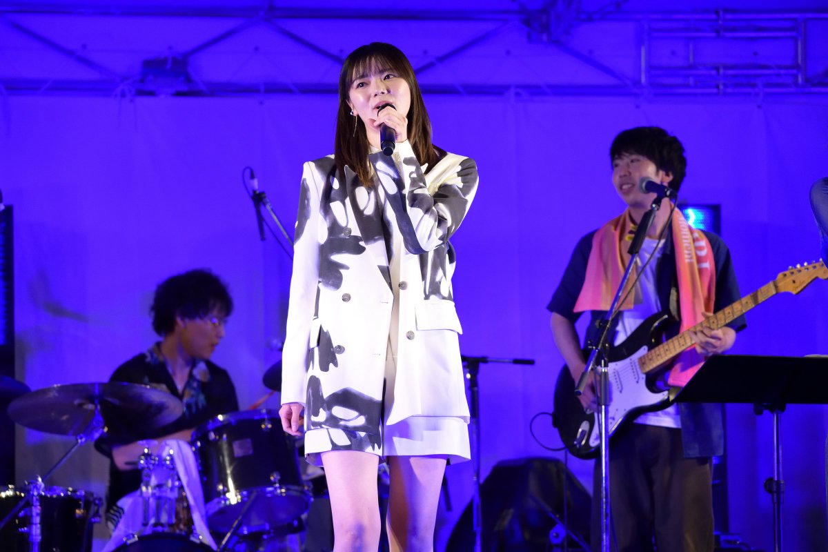 mint_chocolat's tweet photo. 浜浦彩乃さんが出演した「THE J 自由が丘 Marche」
生バンドは良いですね🎸🥁🎹🎤
#浜浦彩乃 
#こぶしファクトリー 元 https://t.co/aBnLxiIixR