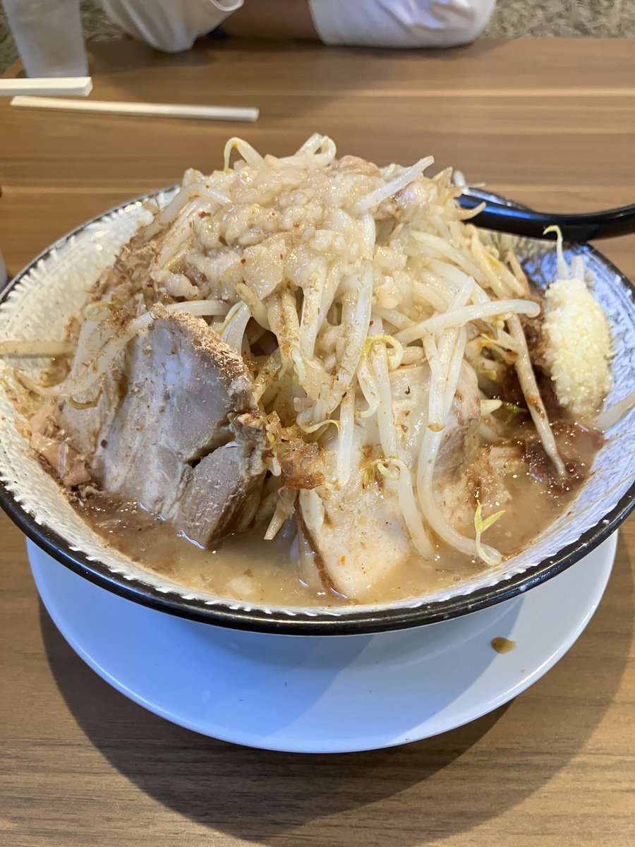 JB23_VSt's tweet photo. ジャンク屋哲　ジャン哲ラーメン

野菜,ニンニク,カツオ,カラメ増し

美味い‼︎ https://t.co/dMvmzYpjEw