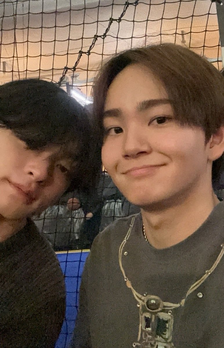 starglow_bmsg's tweet photo. 〖#FROM_TAIKI ✍️💬〗

ルイ19歳の誕生日おめでとう
気づいたらあっという間に時が経ったけど
改めてこんないいやつ俺は人生で出会ったことないぜ
二十歳になったら一緒にお酒飲もうね
いつもありがとう
さいこうだよおまえは

#HappyRUIday
#TAIKI 
#STARGLOW https://t.co/JVzt7GZCqX