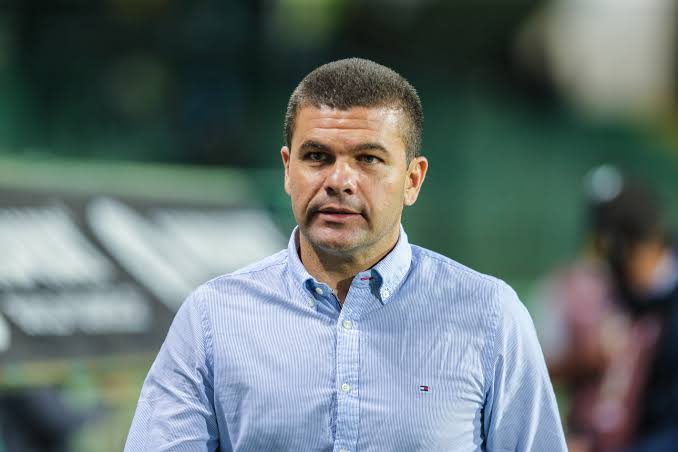 CoelhaoSinistro's tweet photo. América anuncia novo técnico. Umberto Louser .Contrato até 30 de novembro 2026 .Treinador estava no Vila Nova GO
#Afctt #Pracimadelescoelho #Americamg #Americamineiro #Futebolmineiro #Minasgerais #Belohorizonte #Belohorizontemg https://t.co/PkICGMCvfO