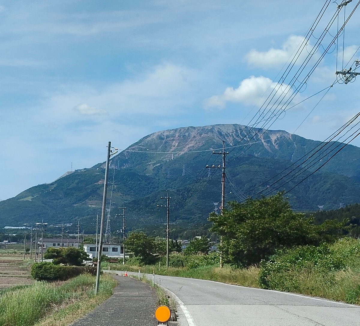 DILADYOSS's tweet photo. おめーもハゲたなぁ〜、伊吹さん（山）や。

（自分のアタマに手を当てて）
・・・時代を感じるわ。 https://t.co/nEYO4VQOLA