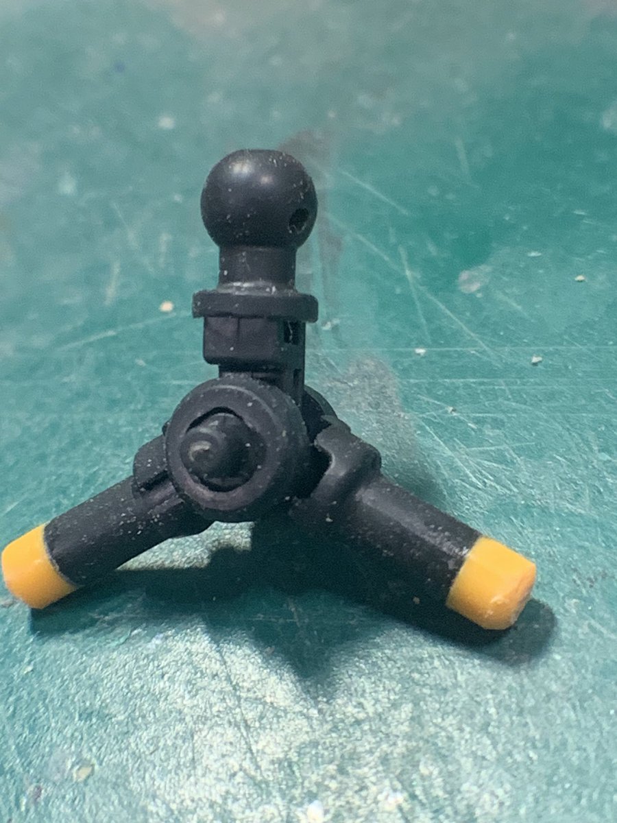 tmt03b's tweet photo. アクションウェア

股関節の軸問題

パーツ使うの勿体無いので
ランナーを使って
軸を2.5〜2ミリ延長してみた
でもちょっとボール部分の
保持力が弱いのて
後で渋みを調整しようかと

一応軸に0.5ミリの真鍮線を2本挿してるので
強度は問題ないかと？

#30MS https://t.co/HcAyfhNoBi