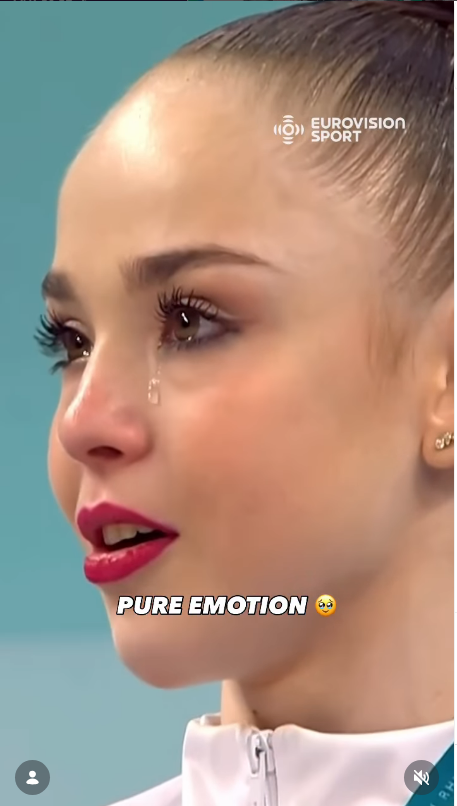 Esritmica26's tweet photo. Nikolova emocionadisima en el podium de la final de mazas #Varna2026 https://t.co/UGrm53VCg1