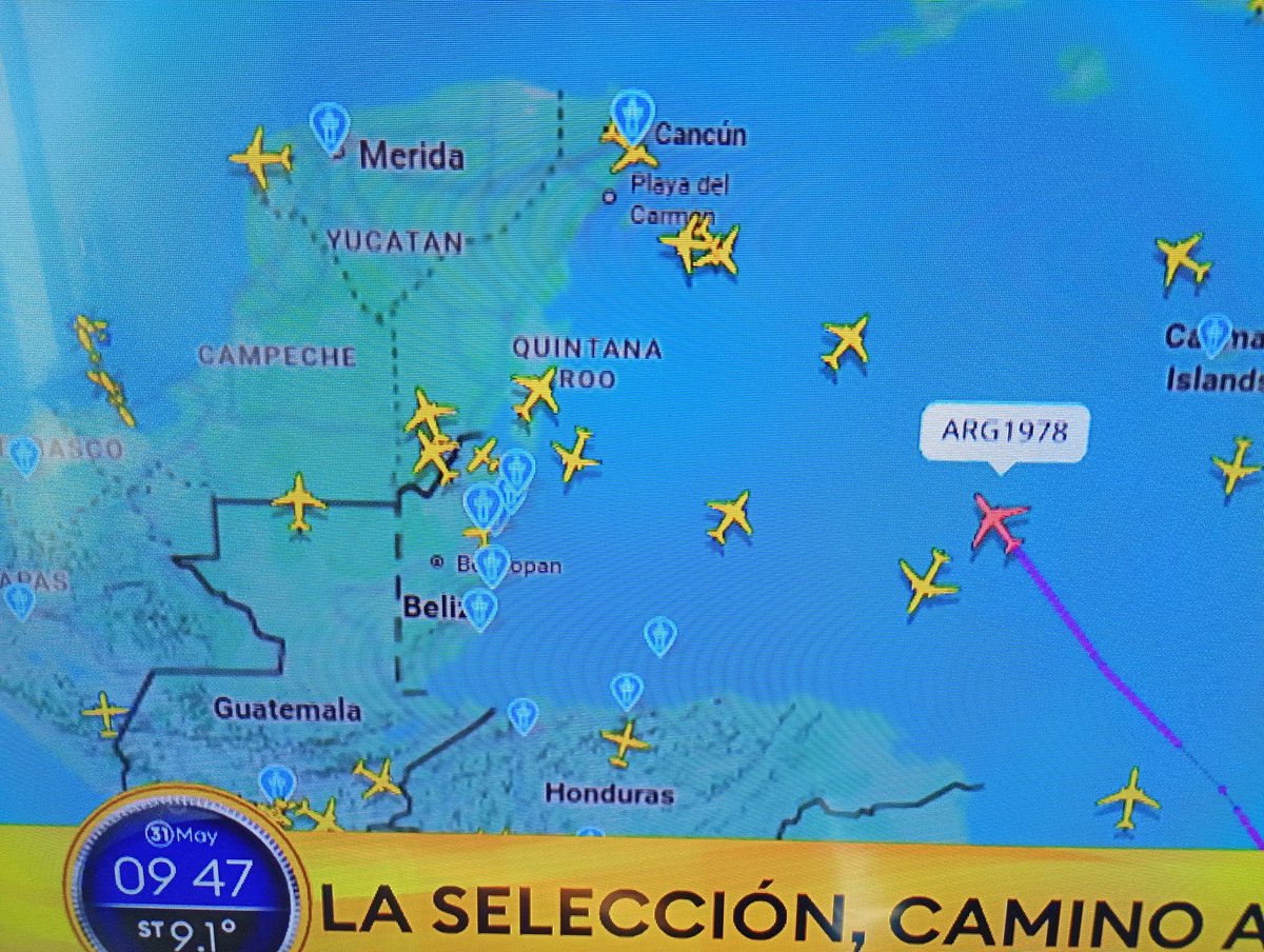 redmoonstereo's tweet photo. Lo más cerca de un campeón del mundo que va a estar Mechico es cuando pase el avión de @Argentina por arriba de Cancún. https://t.co/ODZRjpt8Nm