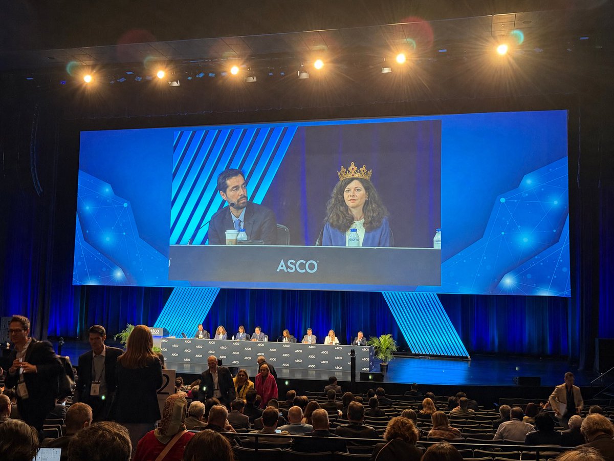 jennifermarksmd's tweet photo. Wishing a very, very happy birthday my friend and colleague, the #RET and #MTAP oncology 👑, @mihaela_aldea ! ❤️❤️❤️
May your birthday be filled with joy, love, and learning! @ASCO @IASLC #ASCO26 #LCSM #LCAM @RETpositive @TurgemanIlit https://t.co/vTiw3HRISl
