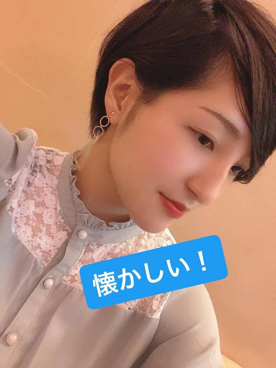 seal_ppppon's tweet photo. 約8年前のわたしです
写真 漁っていたらみつけました！
前髪あるのが信じられない😳
絶賛 本気でダイエットなうです
生きております https://t.co/eHQiG4RcUC
