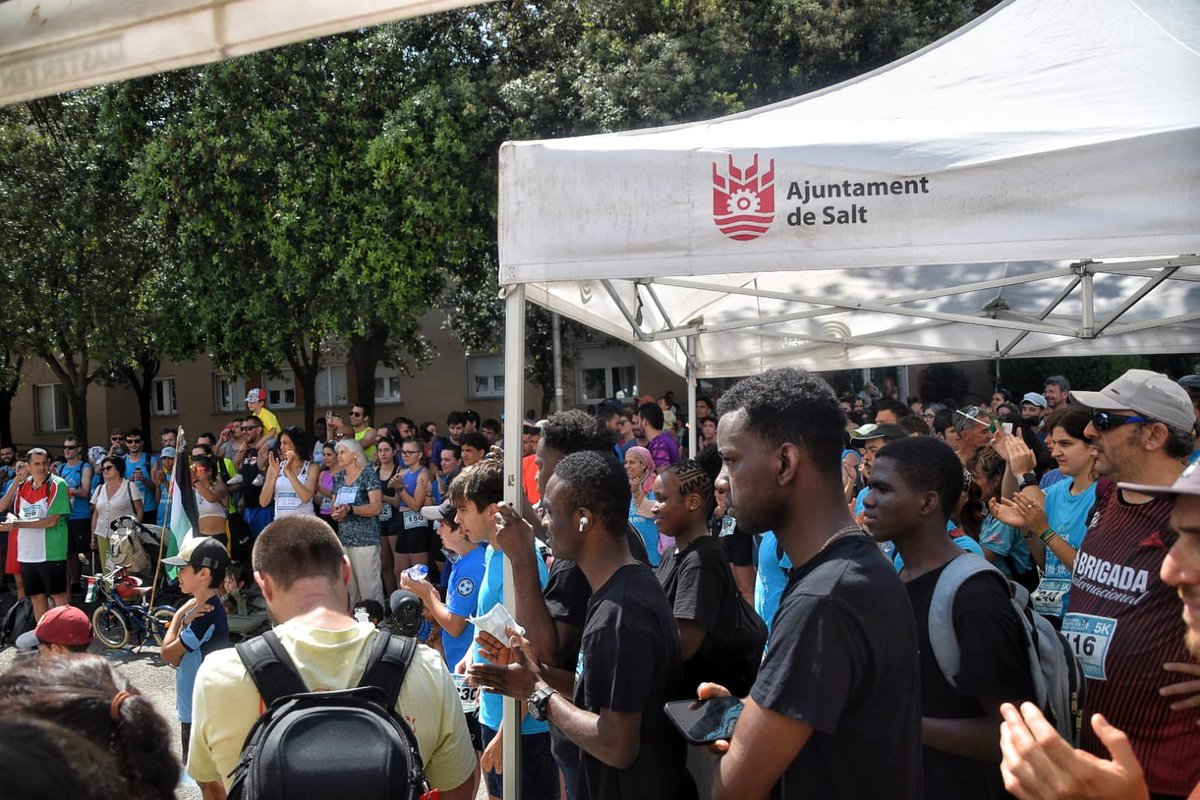 ipssalt's tweet photo. ✊🏿✊🏽✊🏻 Èxit absolut de la primera Cursa Antiracista de Salt i Girona.

Enhorabona a l’organització i, sobretot, ara li toca prendre nota al govern de cares a la propera, per facilitar que a Salt passin coses com aquestes! https://t.co/toUBJM64dV