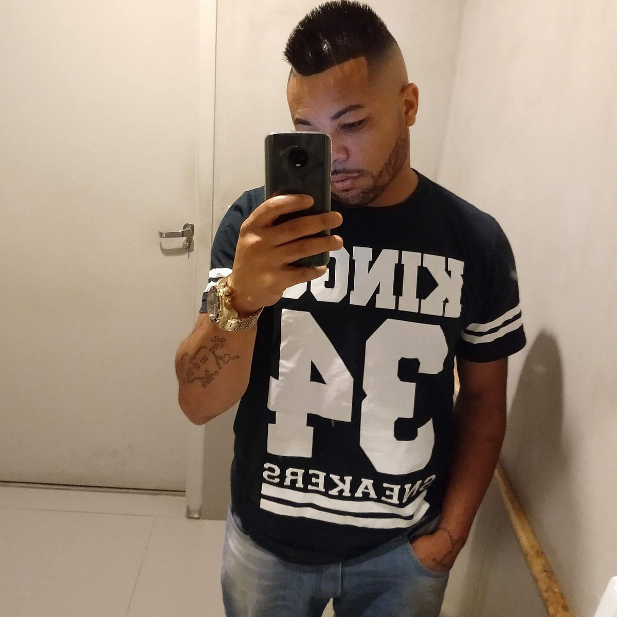 bugalove10's tweet photo. Sou igual remédio saiba respeitar a dose serei a sua cura ! Caso contrário serei seu pior veneno ! https://t.co/wy9Eeo9lsu