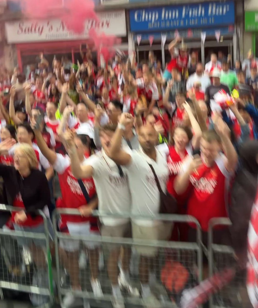 UPYOURARSENAL04's tweet photo. A Record Over a million people out in London streets for This Arsenal Team

That's 15% of the population in London

Absolutely insane🤯 https://t.co/psRAGuYGDt