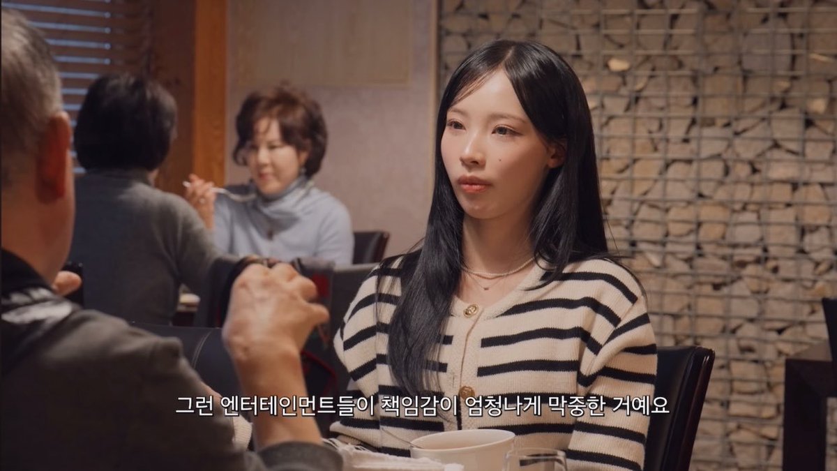 아무거스 tweet media