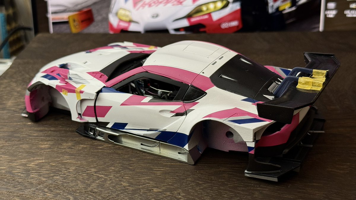 FALCONLABO_2025's tweet photo. #hoppyシャッツGRスープラ3D(1/24スケール)
Rd4富士までには完成状態にしたいので、塗装進行。
内装はあとシート、ベルト、ABCペダル、ガードネットあたりを追加すれば完了。
#スーパーGT
#supergt
#SuperGT
#スープラ
#gt300
#プラモデル https://t.co/DMOK9bHRTO