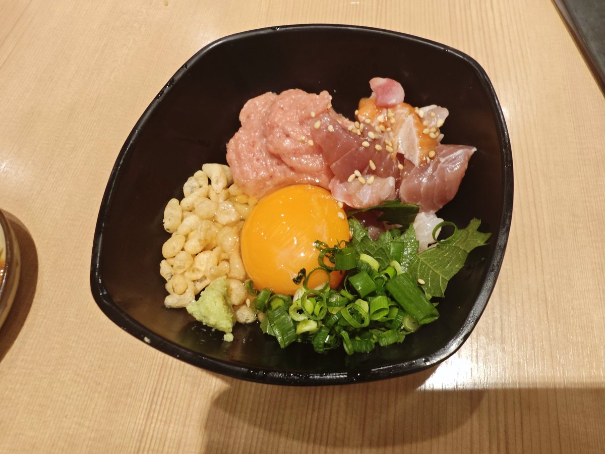 あやさと tweet media