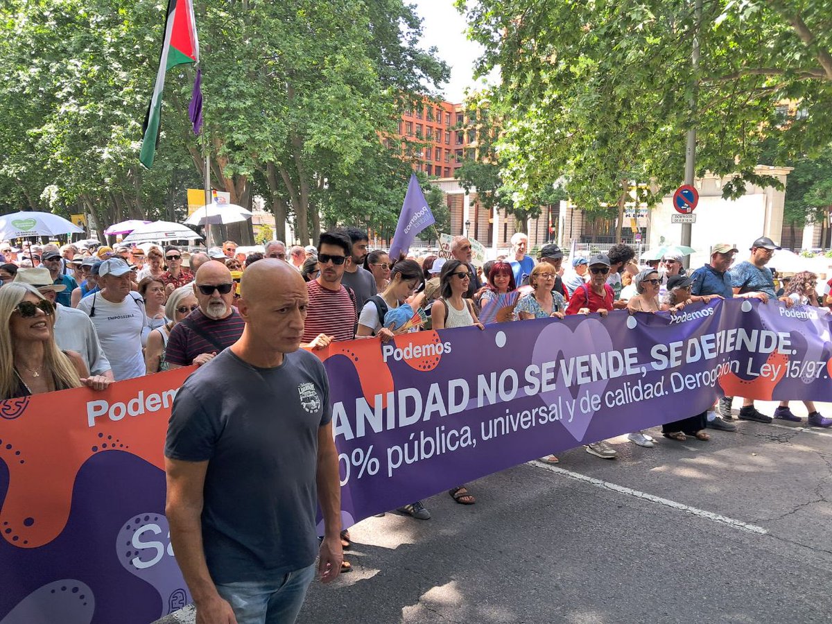 CarFuribunda's tweet photo. Hoy el Círculo @PodemosFuencaEP hemos estado en la Manifestación en defensa de  la Sanidad pública https://t.co/sro0bXeLiT