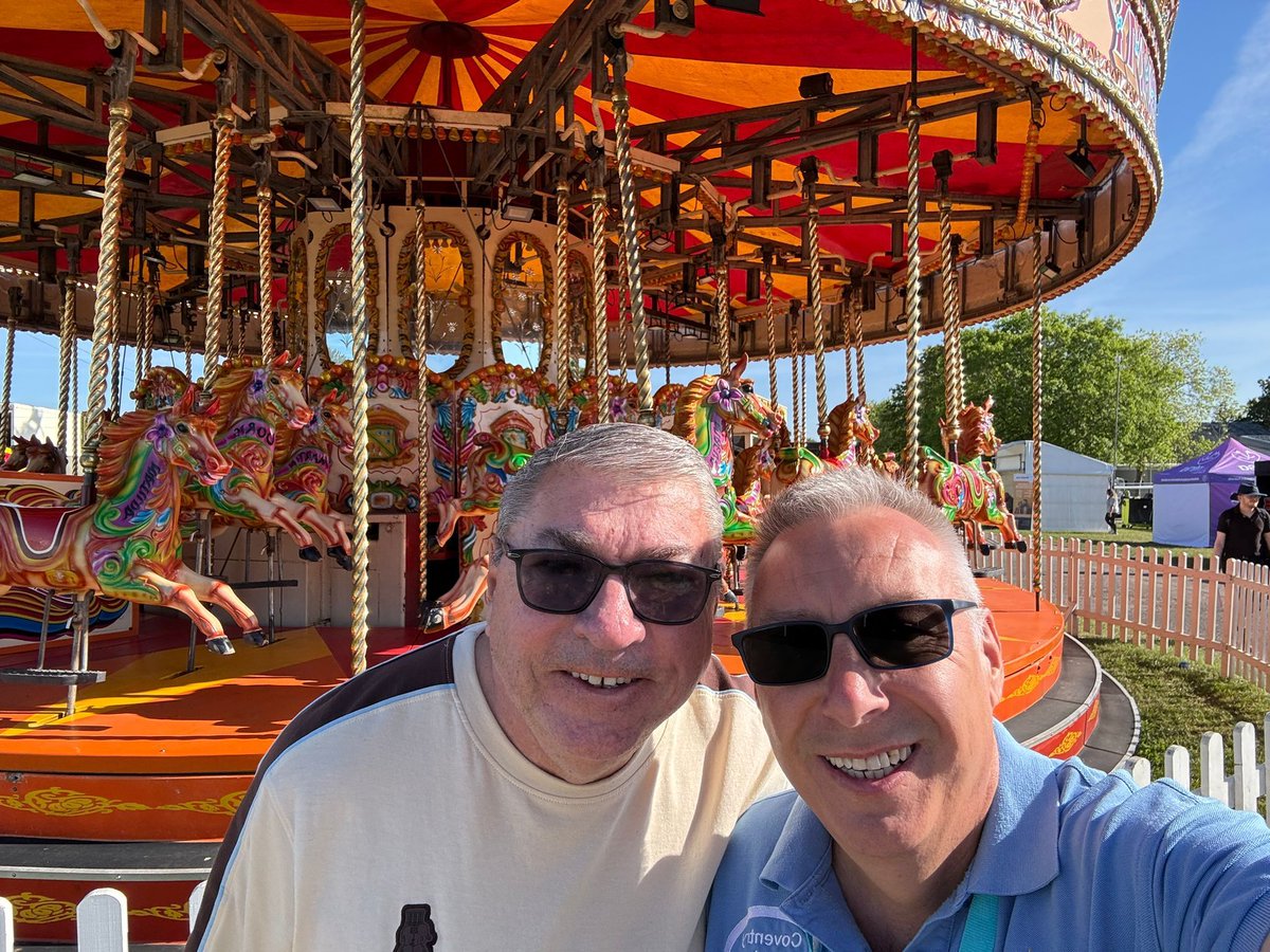 Covhosradio's tweet photo. 🎙️ Join Moz Baker &amp; Clive Brookes from 4pm–7pm for a special FarmFest LIVE recap! Relive the best moments from Stoneleigh, hear standout interviews again, and enjoy the highlights from an unforgettable weekend. https://t.co/UBYVYACjYy