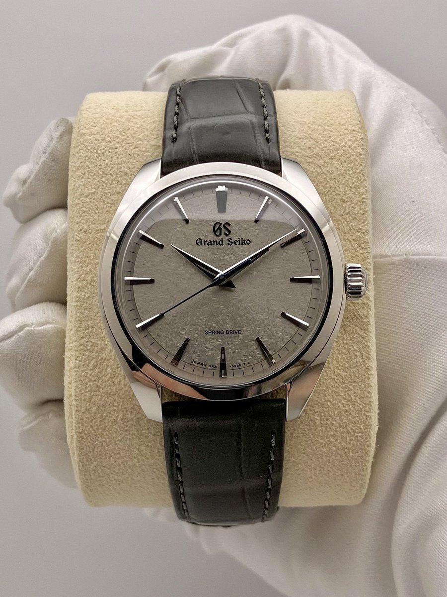 WatchPatrolRF's tweet photo. 🌸 This Grand Seiko SBGY023 is a GS9 Club limited edition—just 299 made. Spring Drive movement gives you that signature smooth sweep. The dial texture’s unreal in person. #GrandSeiko #SpringDrive #LimitedEdition #sjohn97

💎 $7,300 at https://t.co/9o58YQtTLz https://t.co/s30puSFjtM