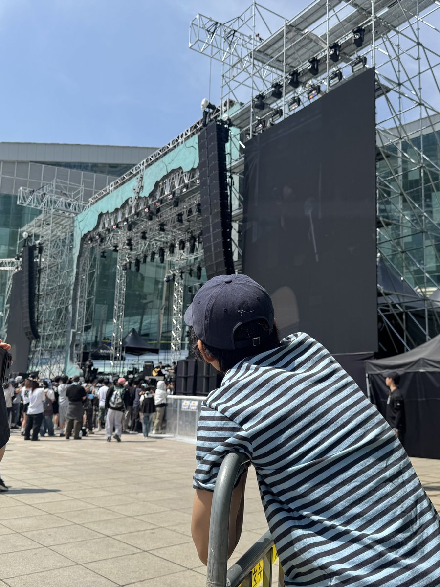 official_lsy's tweet photo. ㅇㅅㅇㅅㅇ

May 📸

#이승윤 #LEESEUNGYOON
#일상이승윤 #5월 https://t.co/AenkyboV0u