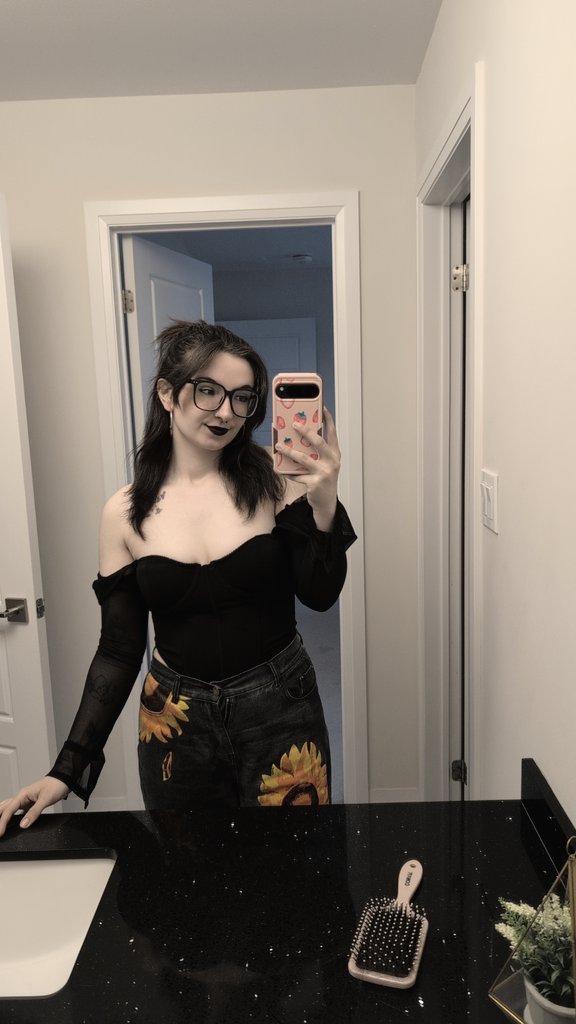 ☽ 𝚖𝚘𝚖𝚖𝚢 𝚖𝚘𝚘𝚗 ☾ tweet media